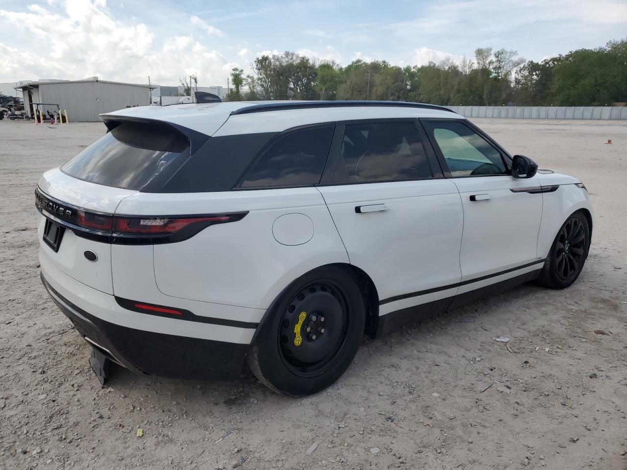 SALYL2RV2JA755613 2018 Land Rover Range Rover Velar R-Dynamic Se