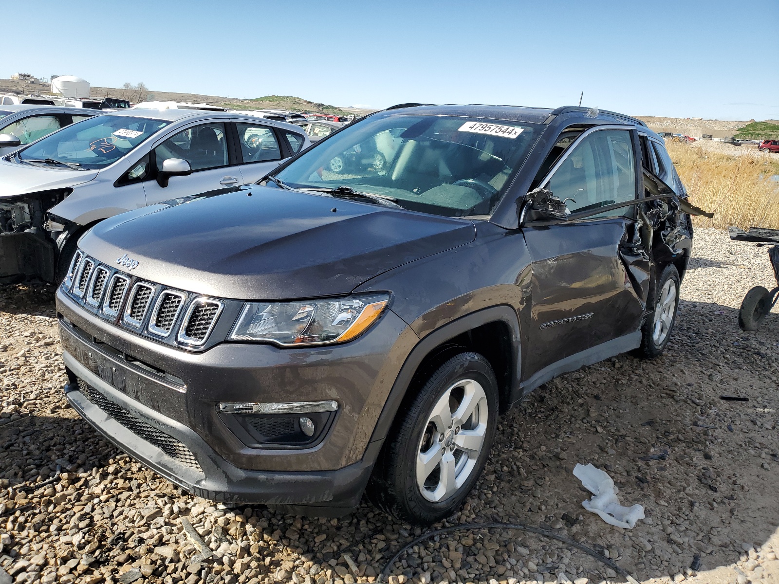 2020 Jeep Compass Latitude vin: 3C4NJDBBXLT117391