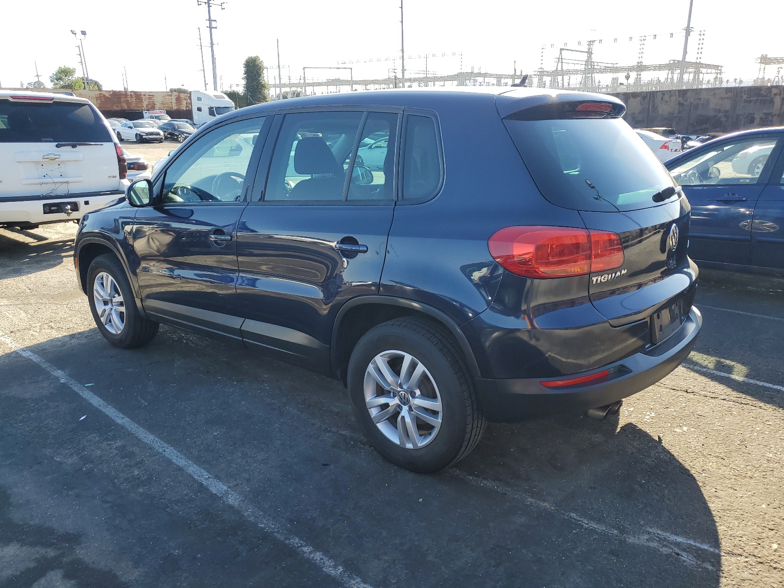 2013 Volkswagen Tiguan S vin: WVGAV3AX9DW592080