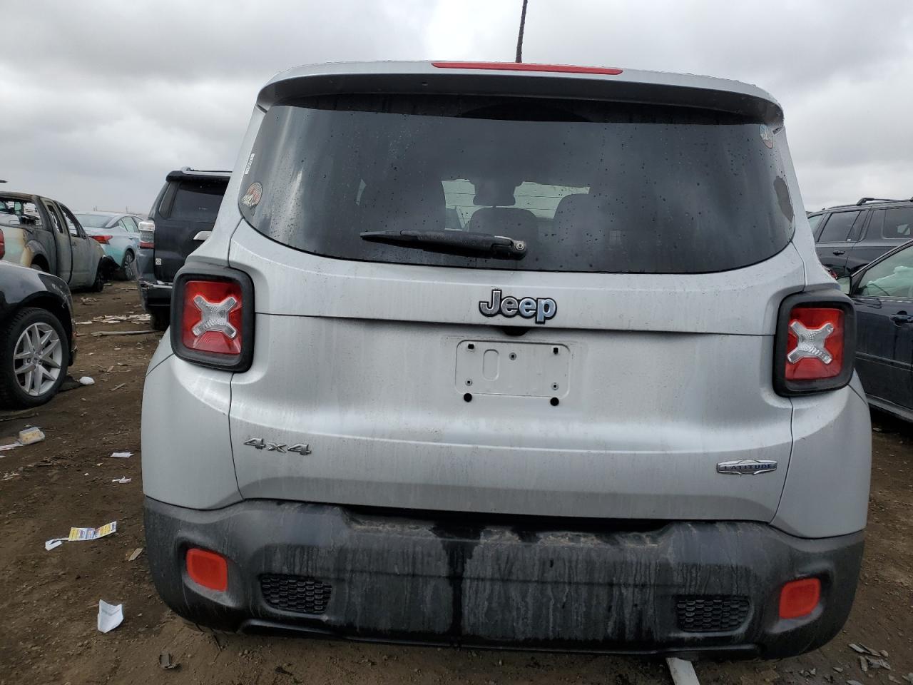 2017 Jeep Renegade - Image 6