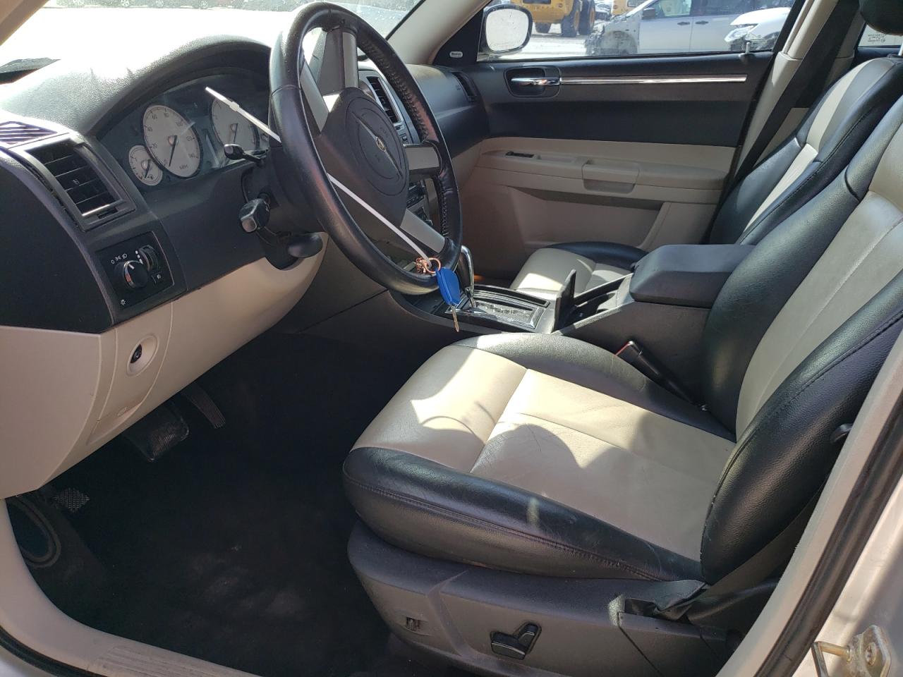 2005 Chrysler 300 Touring VIN: 2C3JA53G95H563997 Lot: 45089314