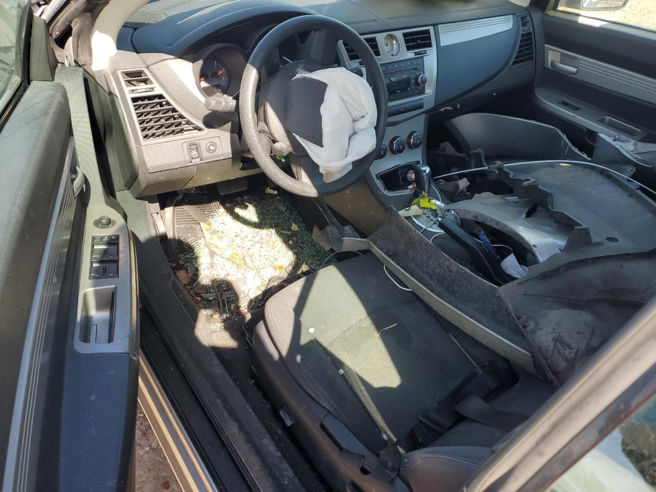 2010 Chrysler Sebring - Image 8