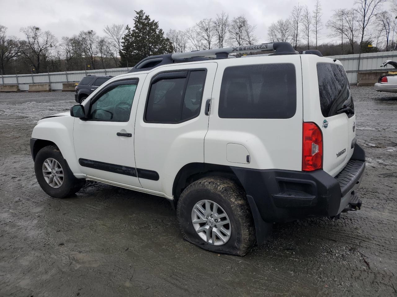 2014 Nissan XTerra - Image 2