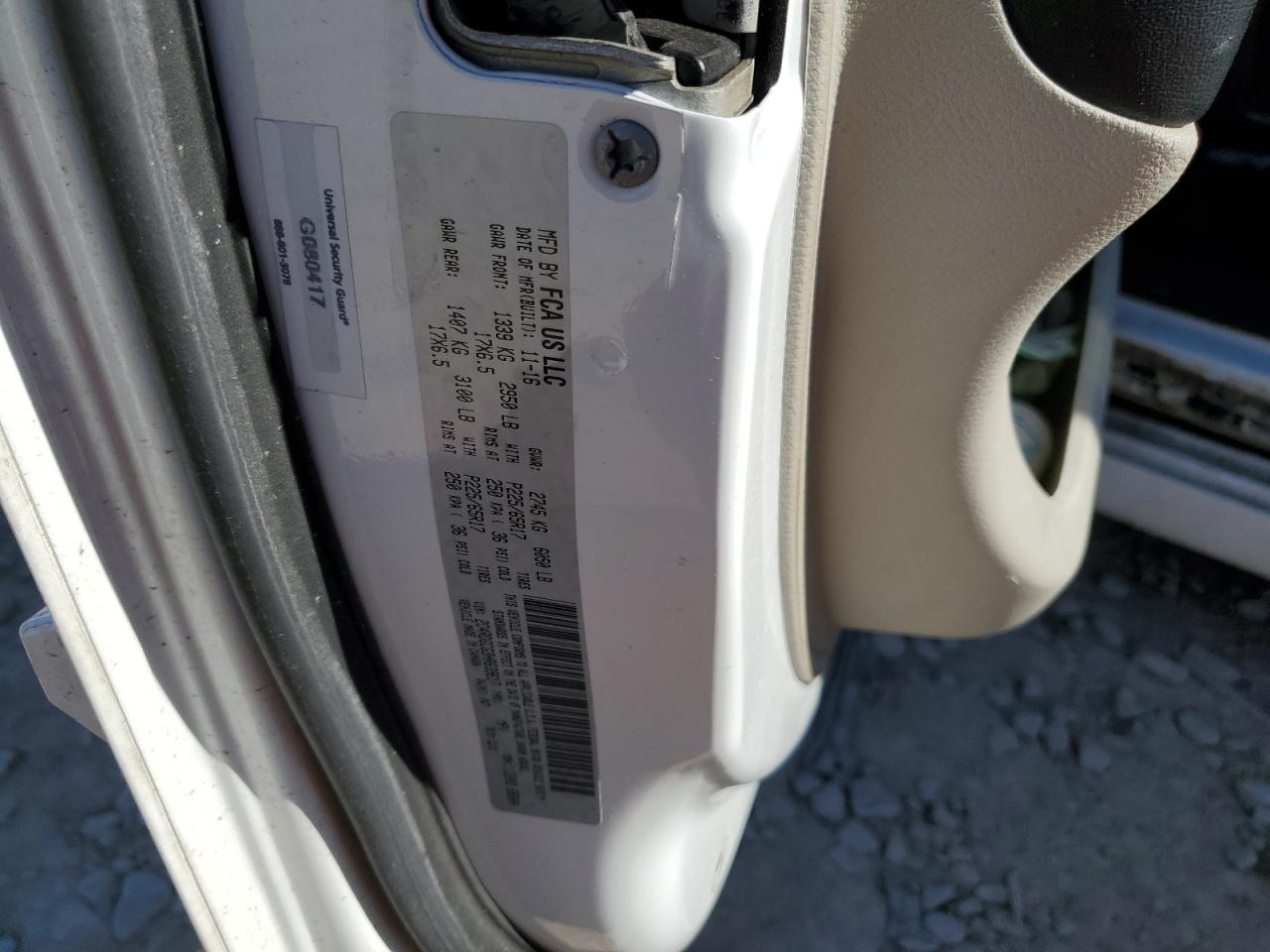 2017 Dodge Caravan - Image 16