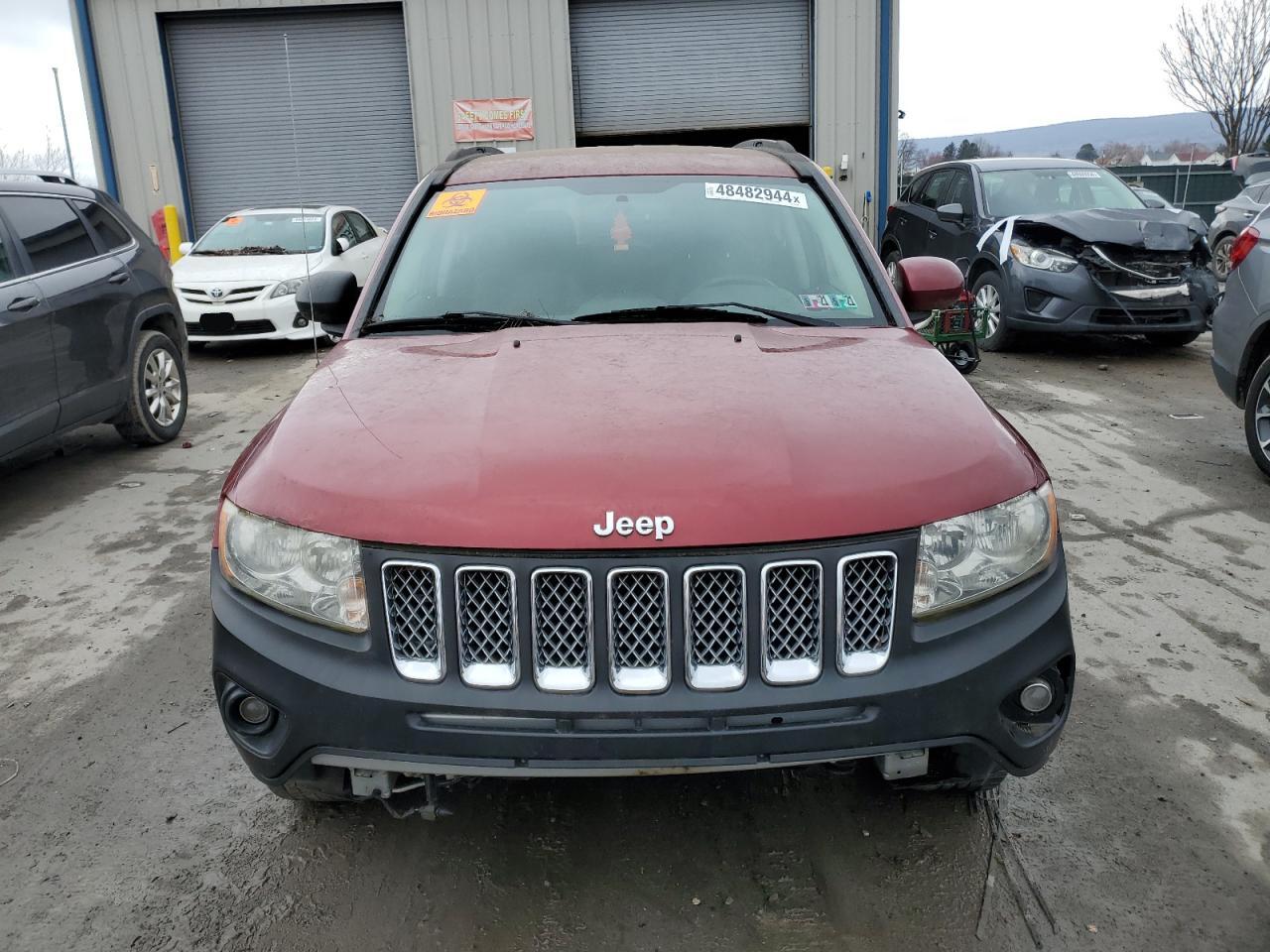 VIN 1C4NJDEB3ED646976 2014 JEEP COMPASS no.5