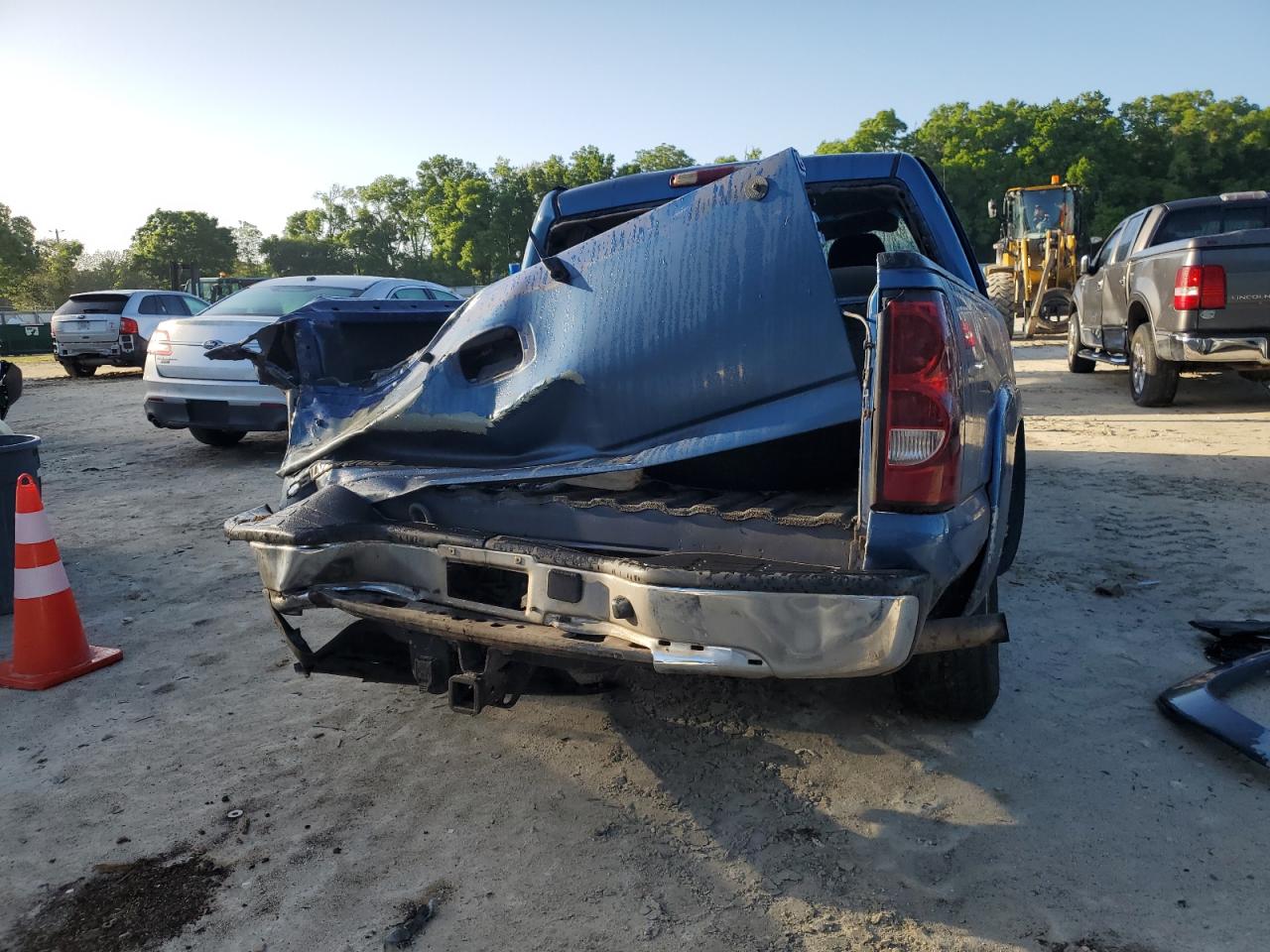 2004 Chevrolet Silverado - Image 6