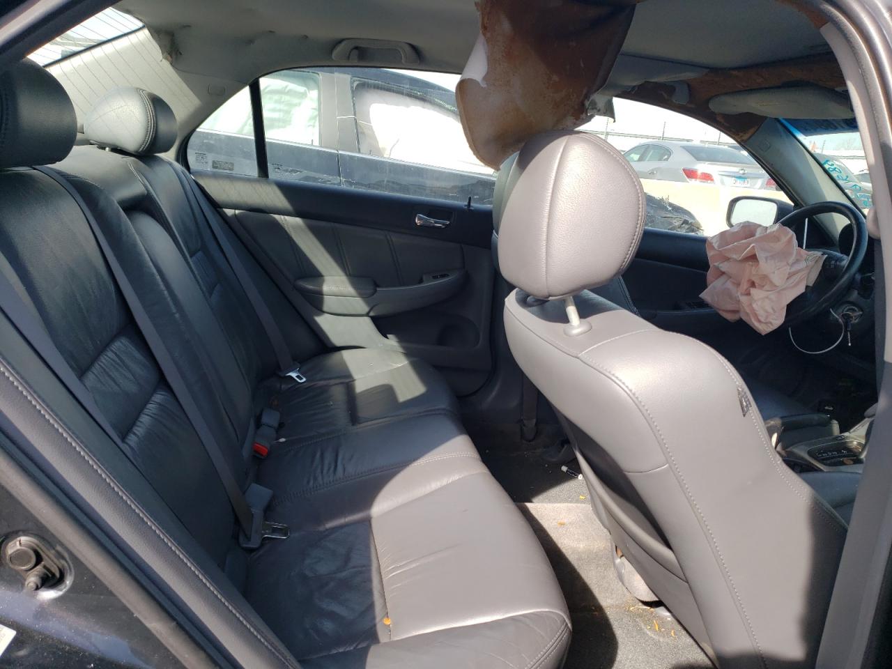 2005 Honda Accord - Image 10