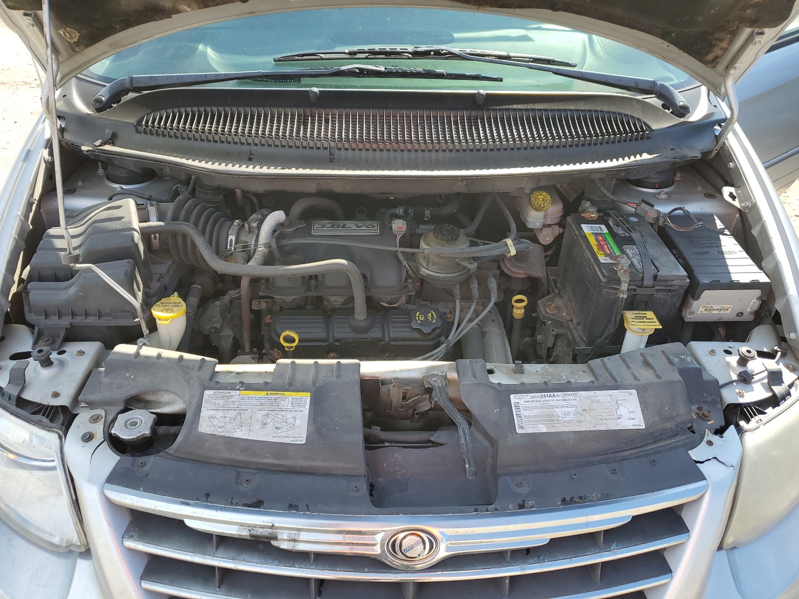 2C8GP64L85R548079 2005 Chrysler Town & Country Limited