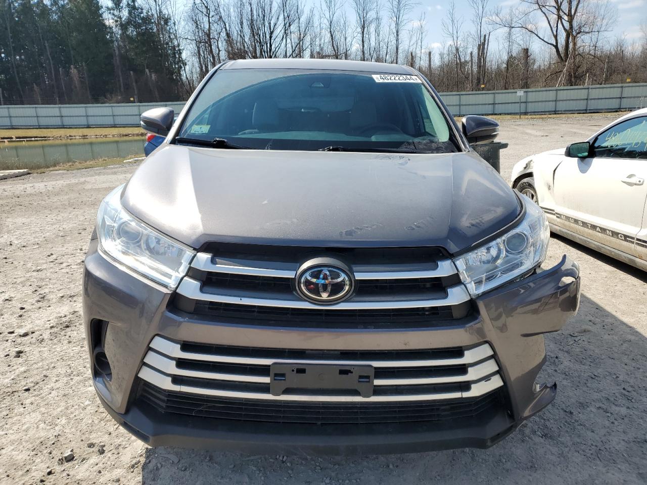 5TDBZRFH5KS722273 2019 Toyota Highlander Le