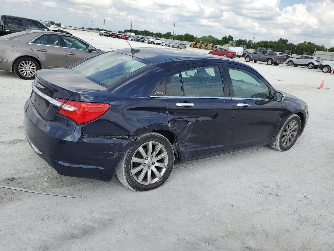 VIN 1C3CCBCGXEN135090 2014 CHRYSLER 200 no.3