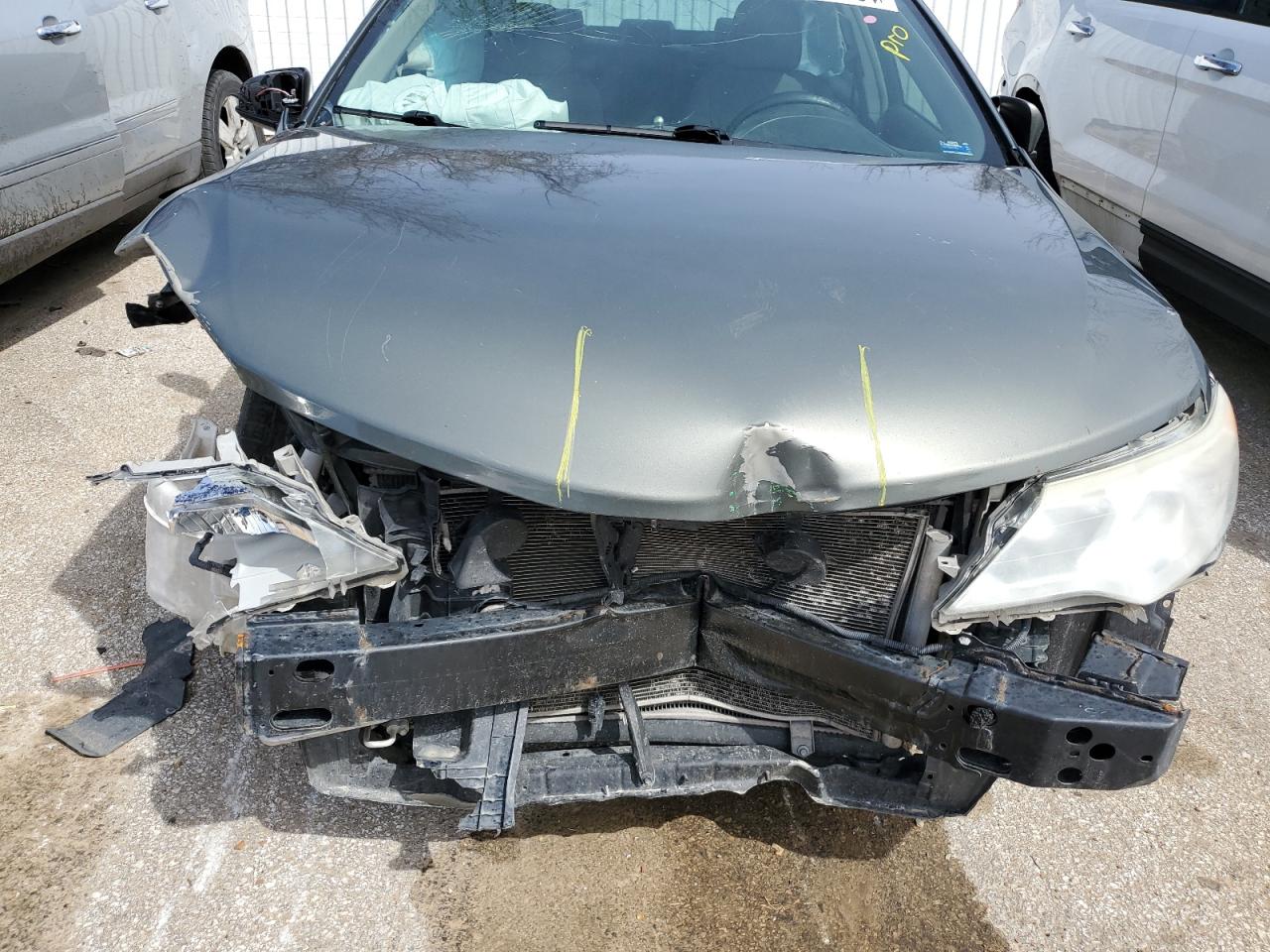 2014 Toyota Camry - Image 11