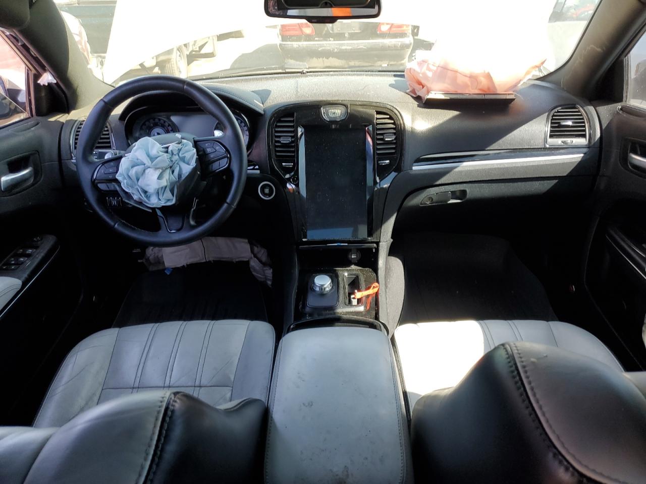 2017 Chrysler 300 - Image 8