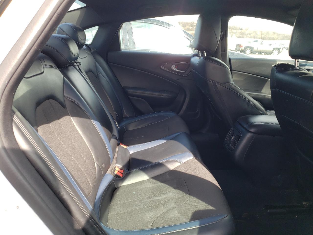 2015 Chrysler 200 S VIN: 1C3CCCBGXFN518388 Lot: 46318844