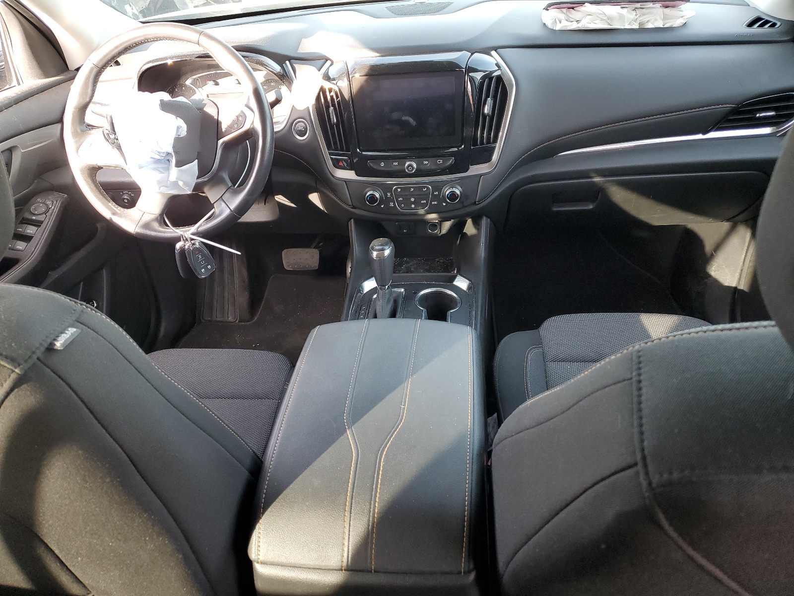 1GNERGKW1LJ284038 2020 Chevrolet Traverse Lt