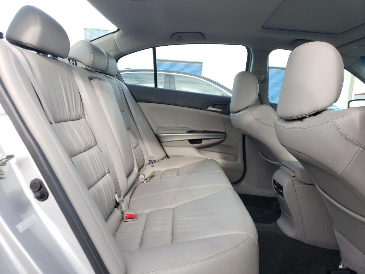 2010 Honda Accord - Image 10