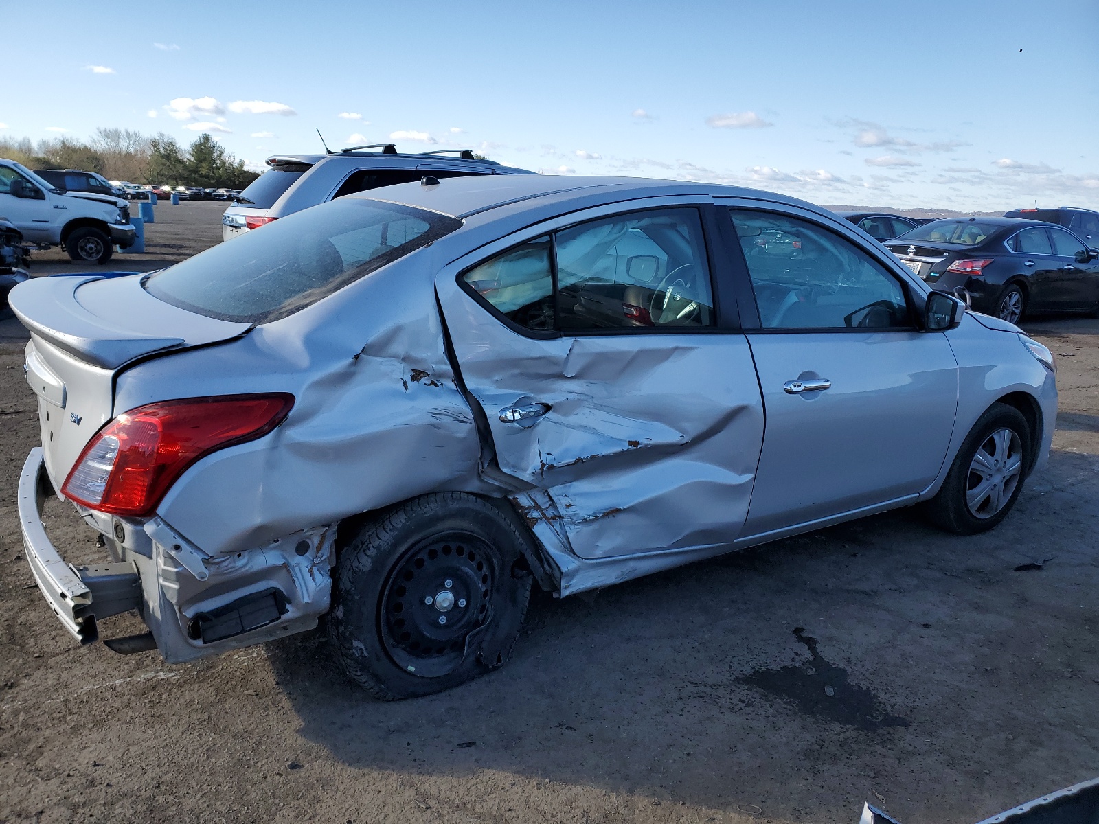 2019 Nissan Versa S vin: 3N1CN7AP8KL864810