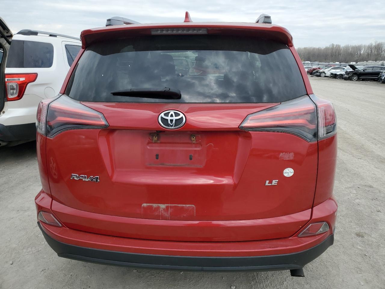 2T3ZFREV2HW379363 2017 Toyota Rav4 Le