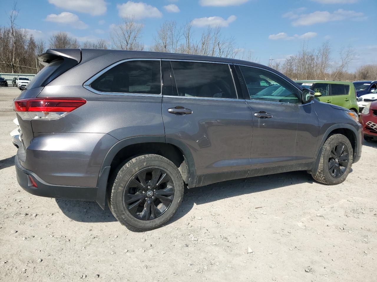 2019 Toyota Highlander Le VIN: 5TDBZRFH5KS722273 Lot: 48222344