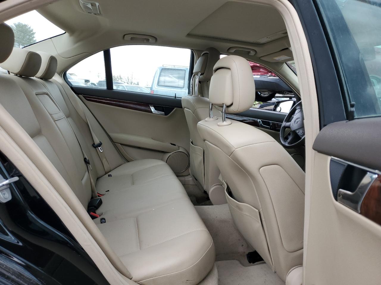 2010 Mercedes-Benz C 300 4Matic VIN: WDDGF8BB8AR131724 Lot: 54679494