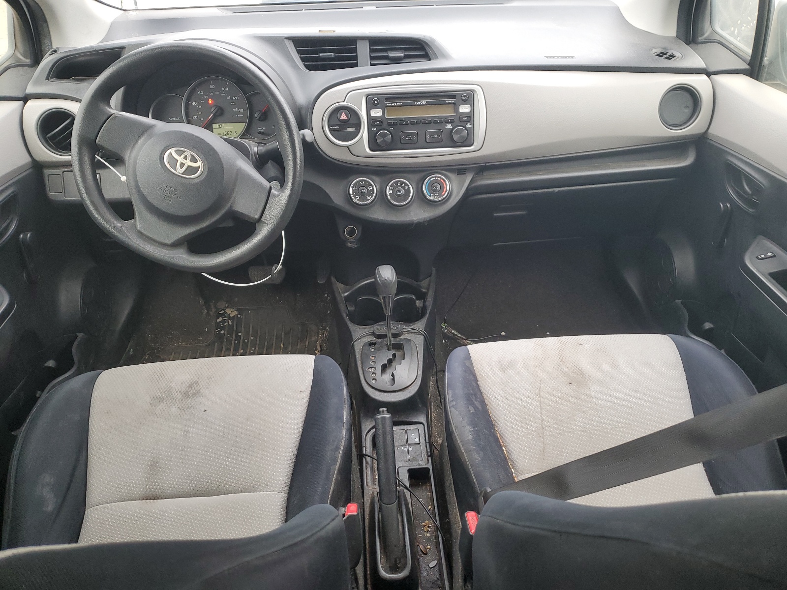 JTDKTUD33CD531539 2012 Toyota Yaris