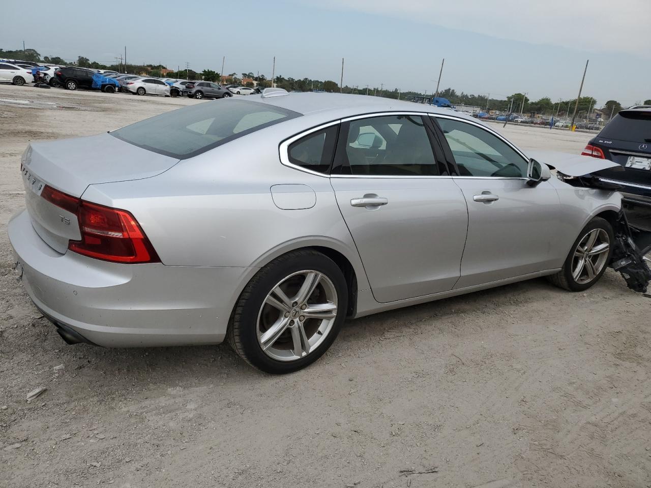 2017 Volvo S90 T5 Momentum VIN: YV1102AK2H1012490 Lot: 47861434