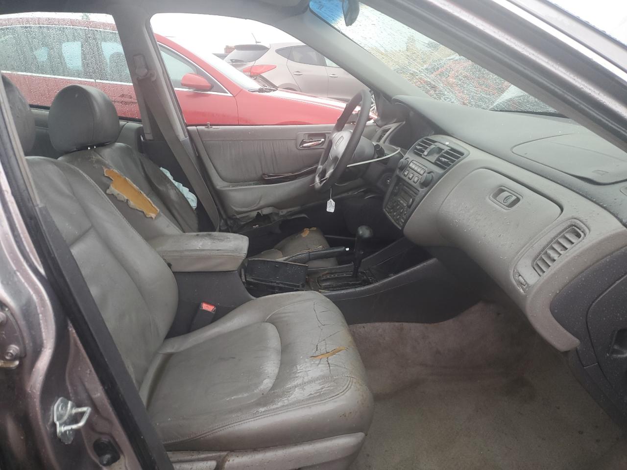 2000 Honda Accord Ex VIN: 1HGCG6683YA013373 Lot: 45686024