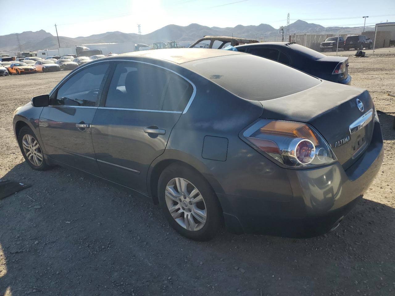 2011 Nissan Altima - Image 2