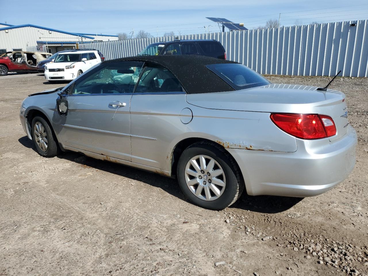 2010 Chrysler Sebring - Image 2