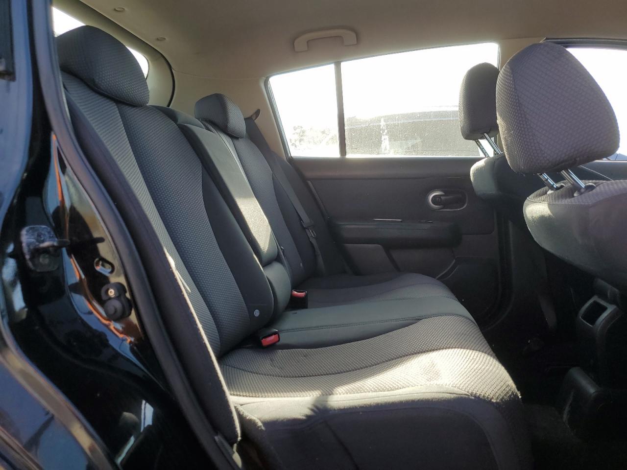 2009 Nissan Versa - Image 10