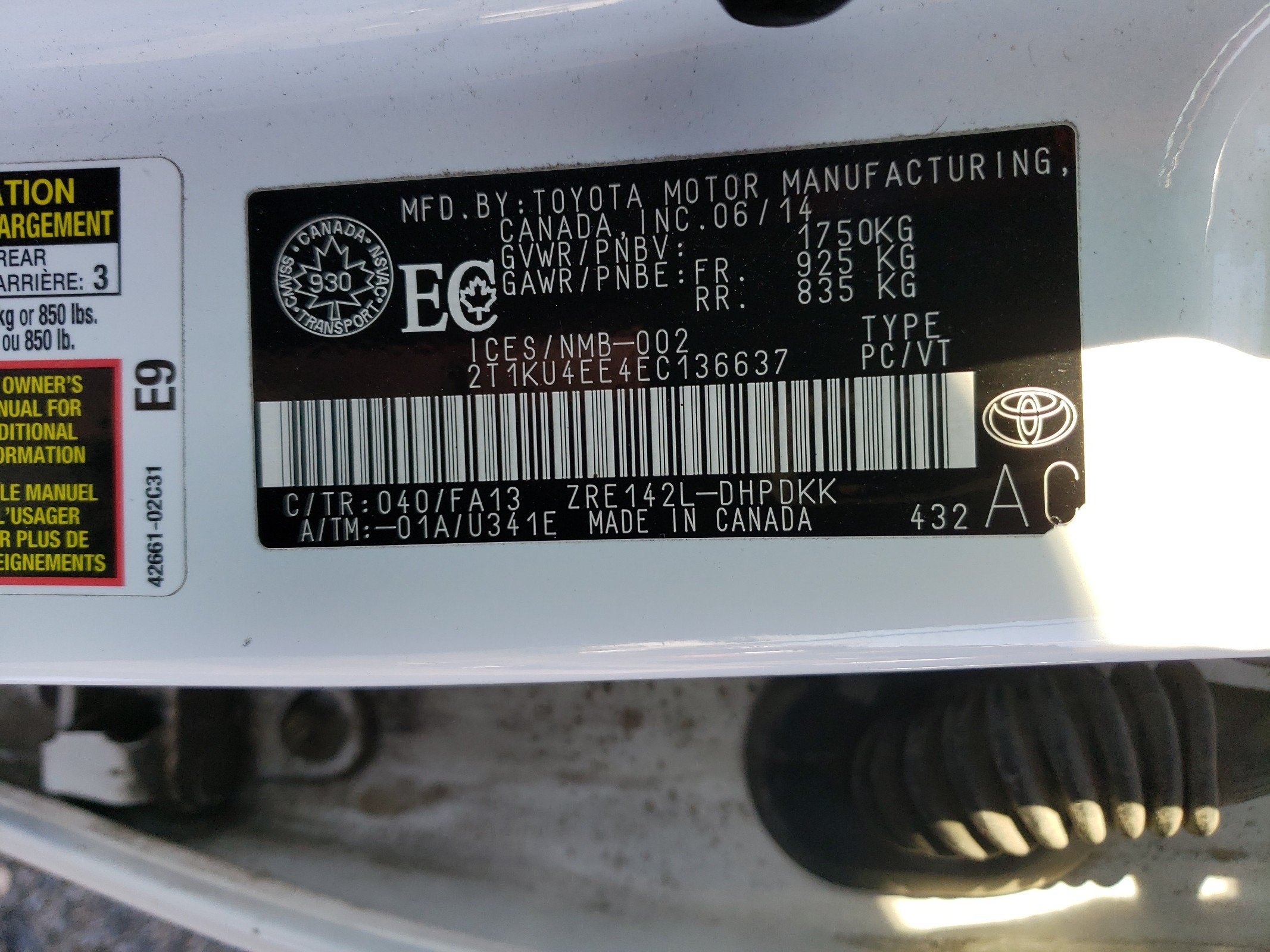 2T1KU4EE4EC136637 2014 Toyota Matrix Base