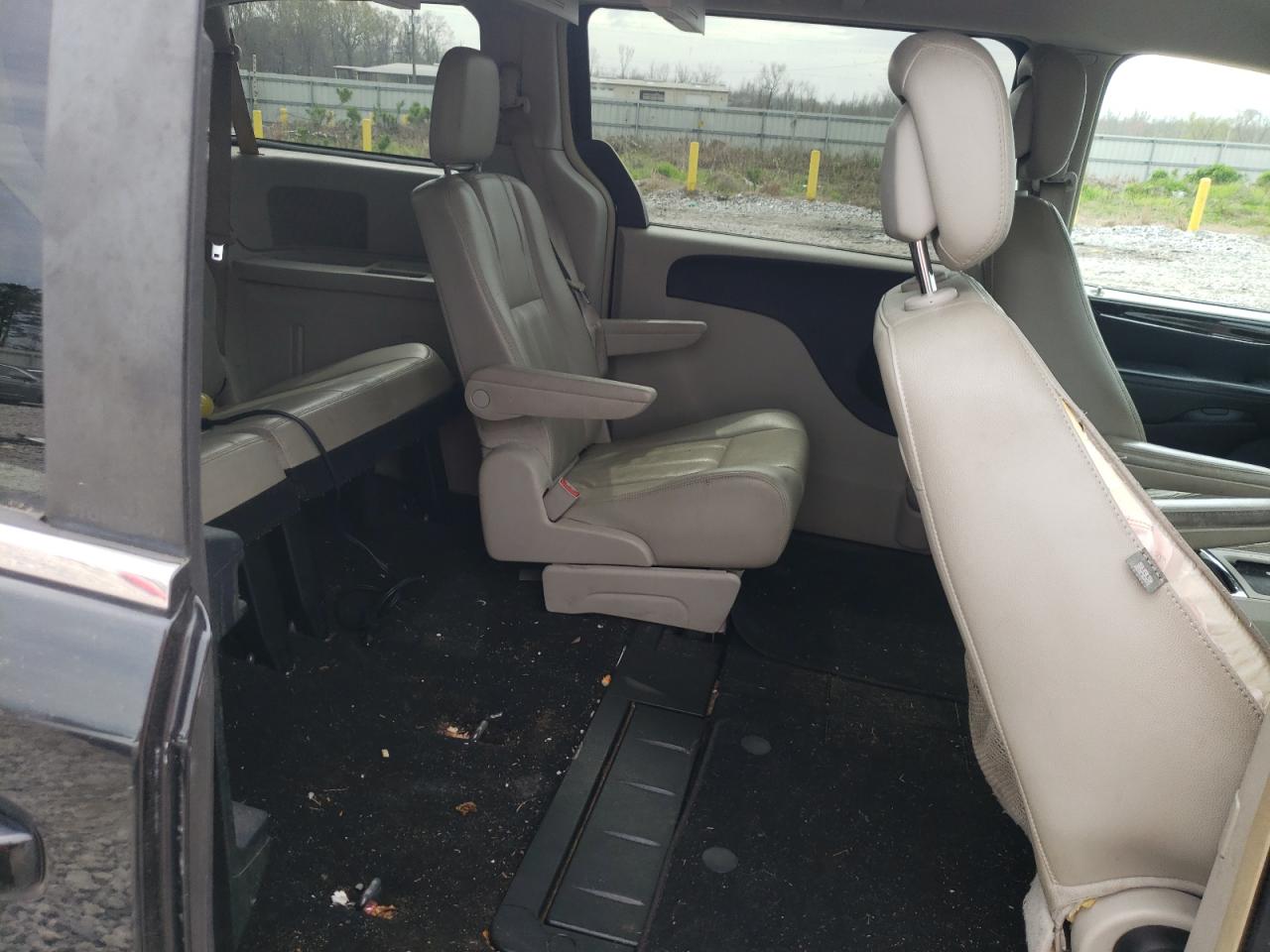 2013 Chrysler Town & Country Touring VIN: 2C4RC1BG9DR556124 Lot: 92395755