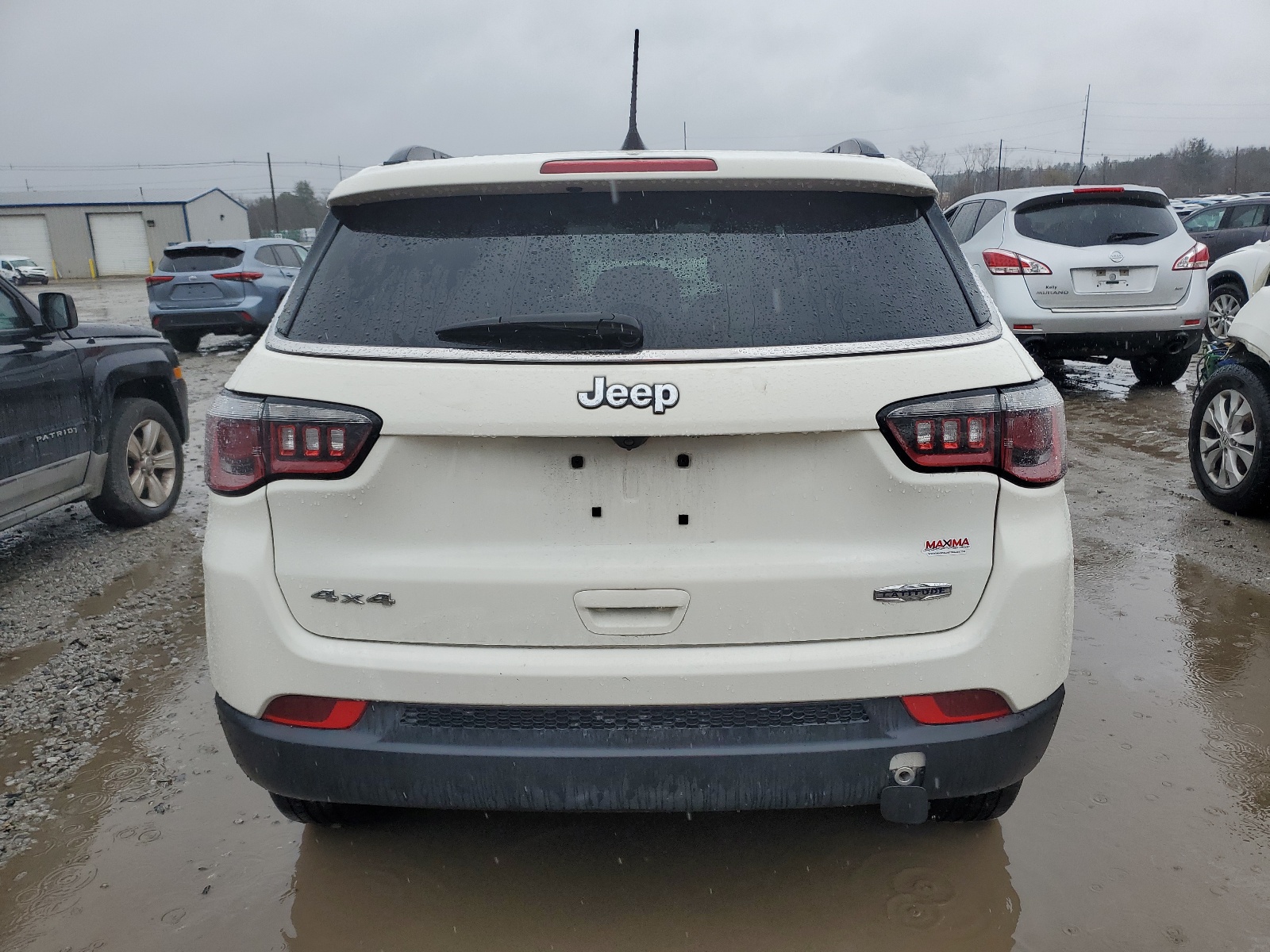 3C4NJDBB5JT100172 2018 Jeep Compass Latitude