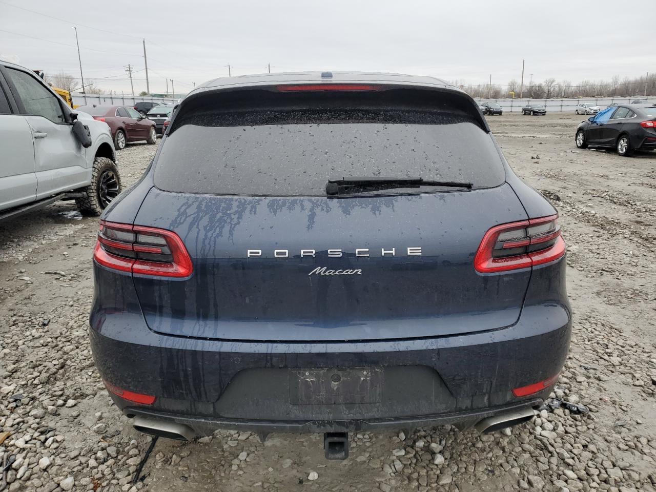 2017 Porsche Macan VIN: WP1AA2A58HLB80084 Lot: 44386474