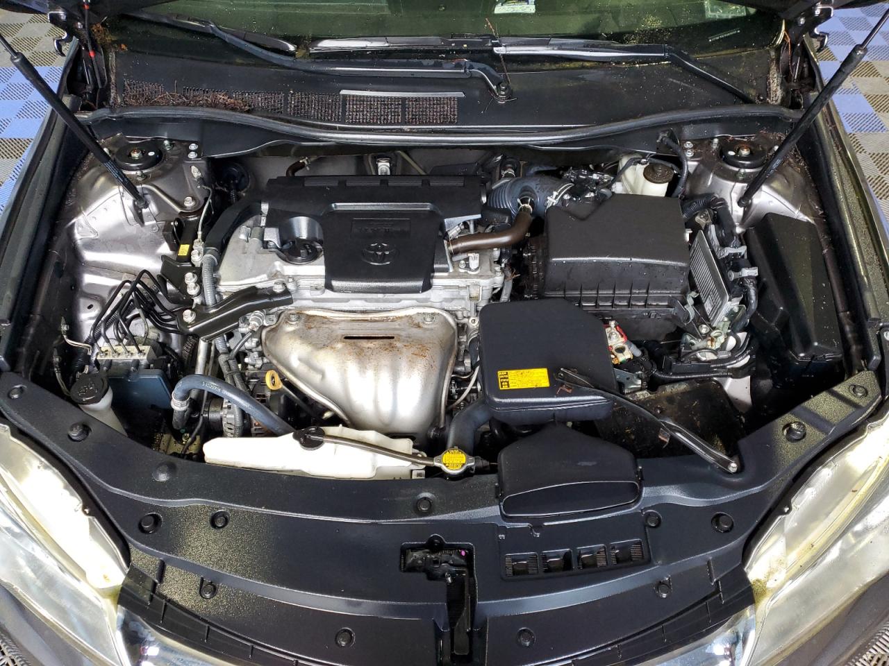 2015 Toyota Camry - Image 11