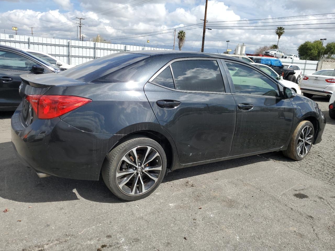 2018 Toyota Corolla L VIN: 5YFBURHE4JP774759 Lot: 49021054