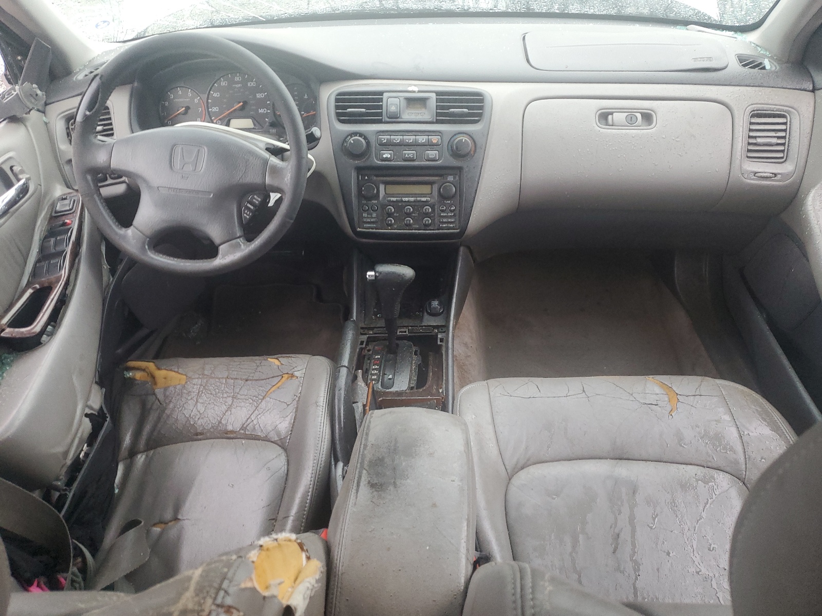 1HGCG6683YA013373 2000 Honda Accord Ex
