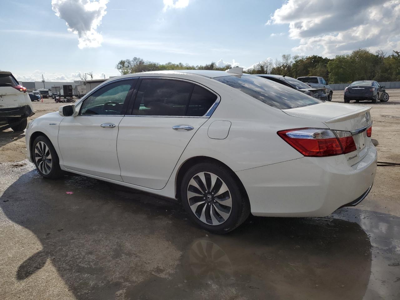 VIN 1HGCR6F51FA004135 2015 HONDA ACCORD no.2