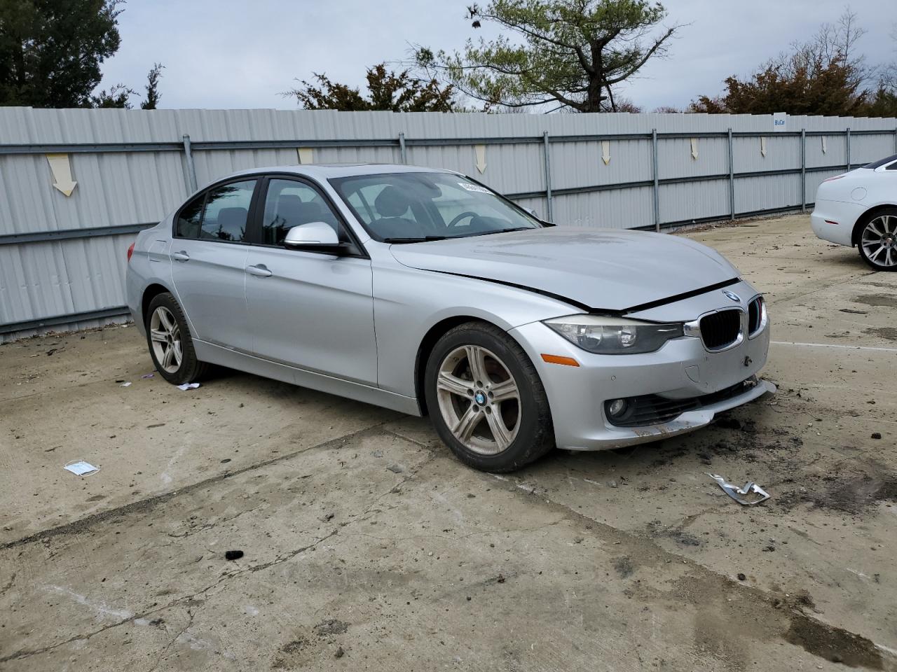 VIN WBA3B5C50DF590020 2013 BMW 3 SERIES no.4