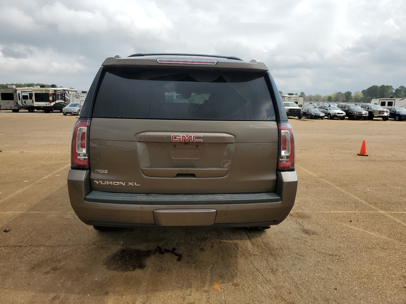 1GKS1GKC2GR389773 2016 GMC Yukon Xl C1500 Slt