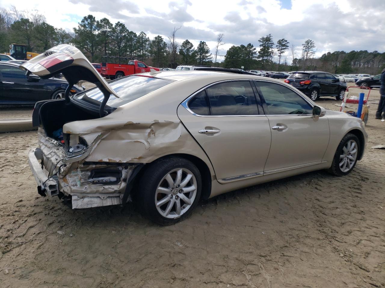 2010 Lexus LS - Image 3