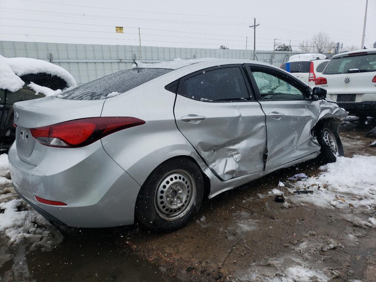 2016 Hyundai Elantra - Image 3