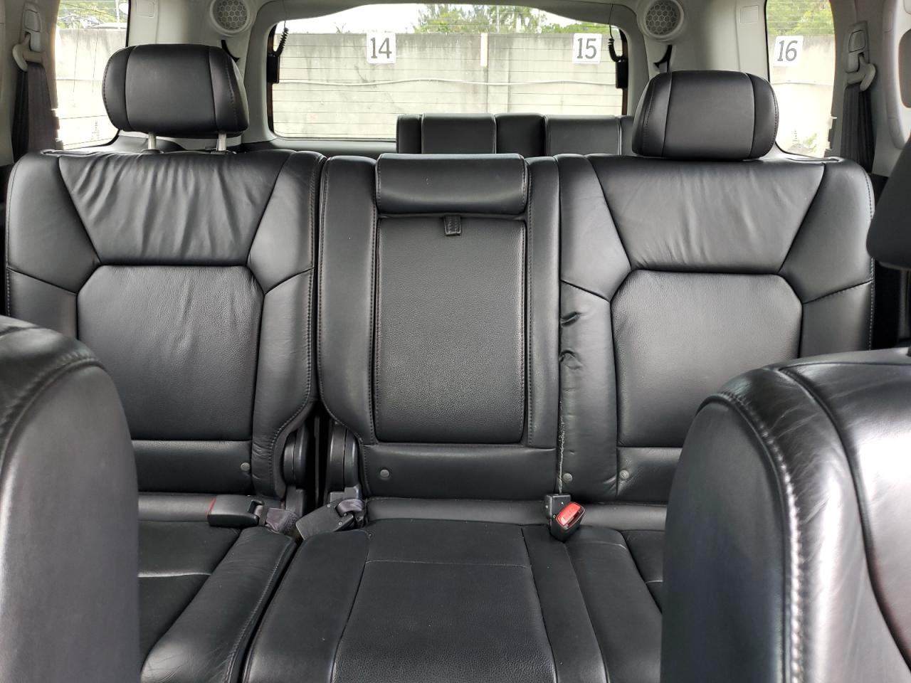 2011 Honda Pilot Exln VIN: 5FNYF4H7XBB077215 Lot: 47908434