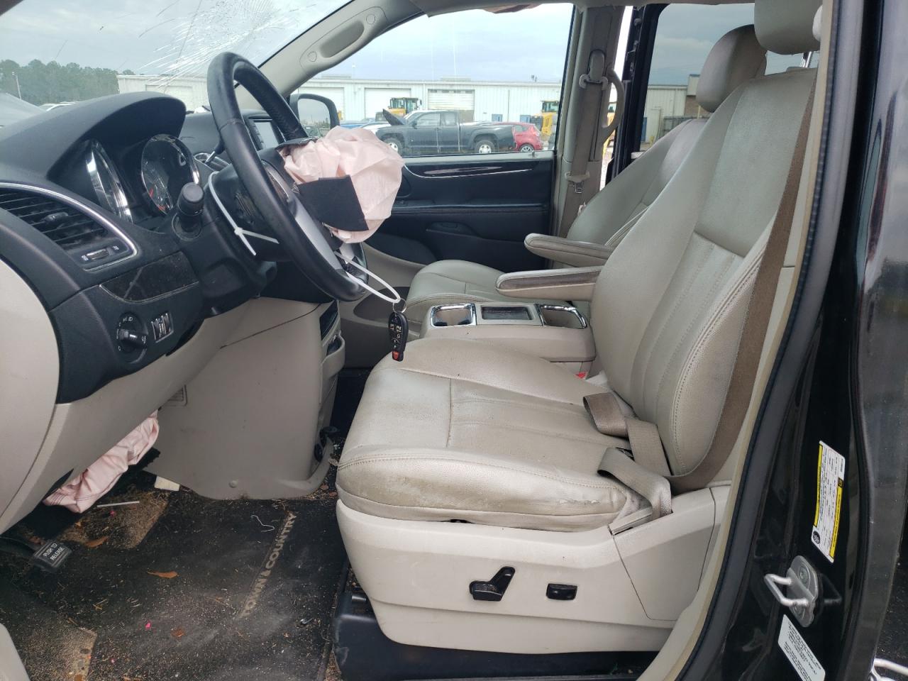 2013 Chrysler Town & Country Touring VIN: 2C4RC1BG9DR556124 Lot: 92395755