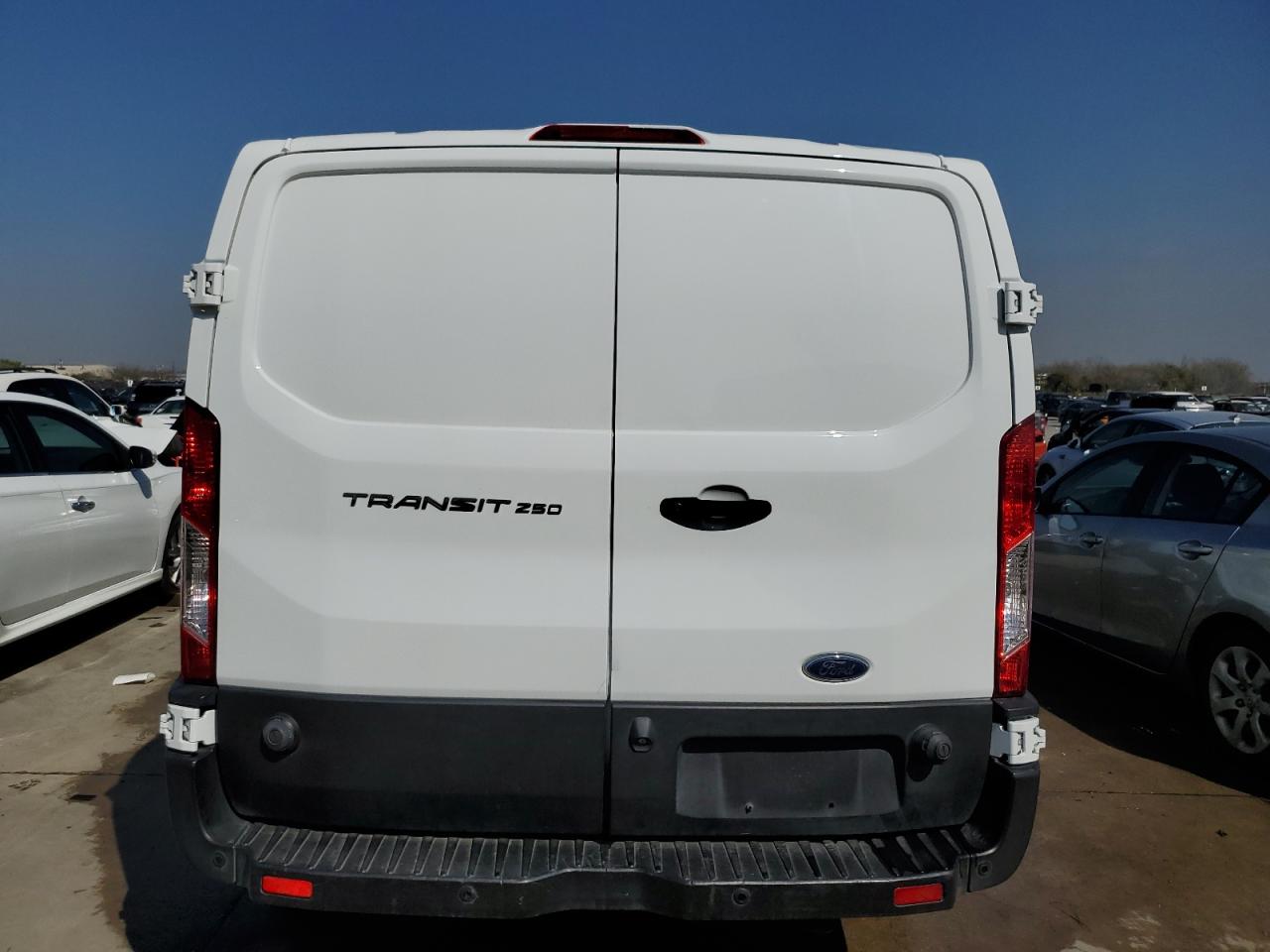 1FTYR2YM1KKB82892 2019 Ford Transit T-250