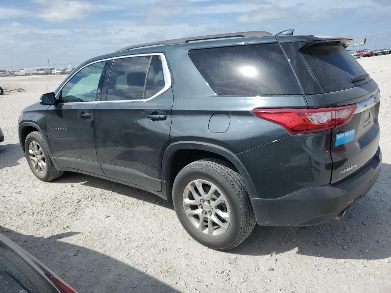 2020 Chevrolet Traverse - Image 2