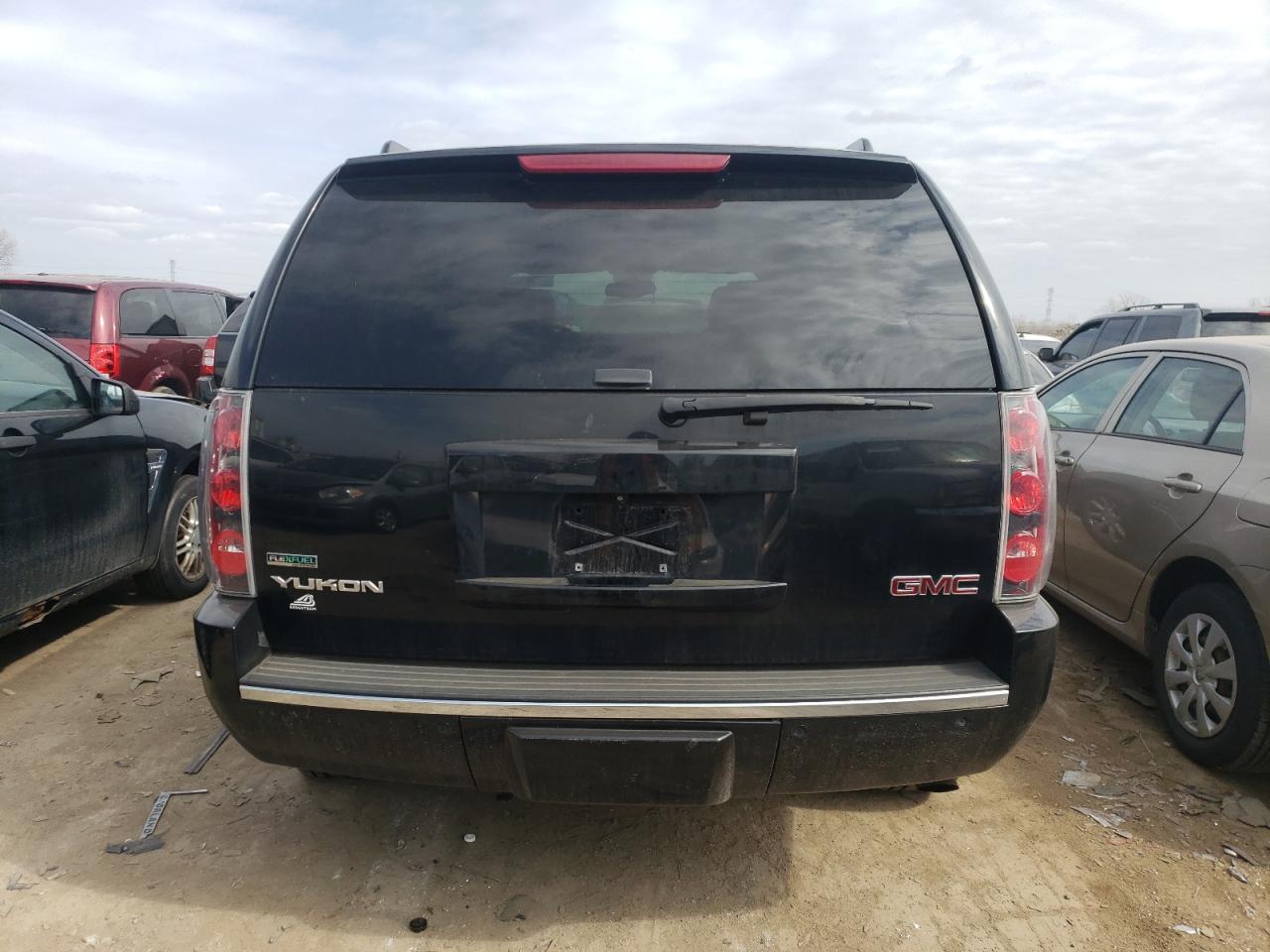 2010 GMC Yukon Denali VIN: 1GKUKEEF7AR275761 Lot: 47761884