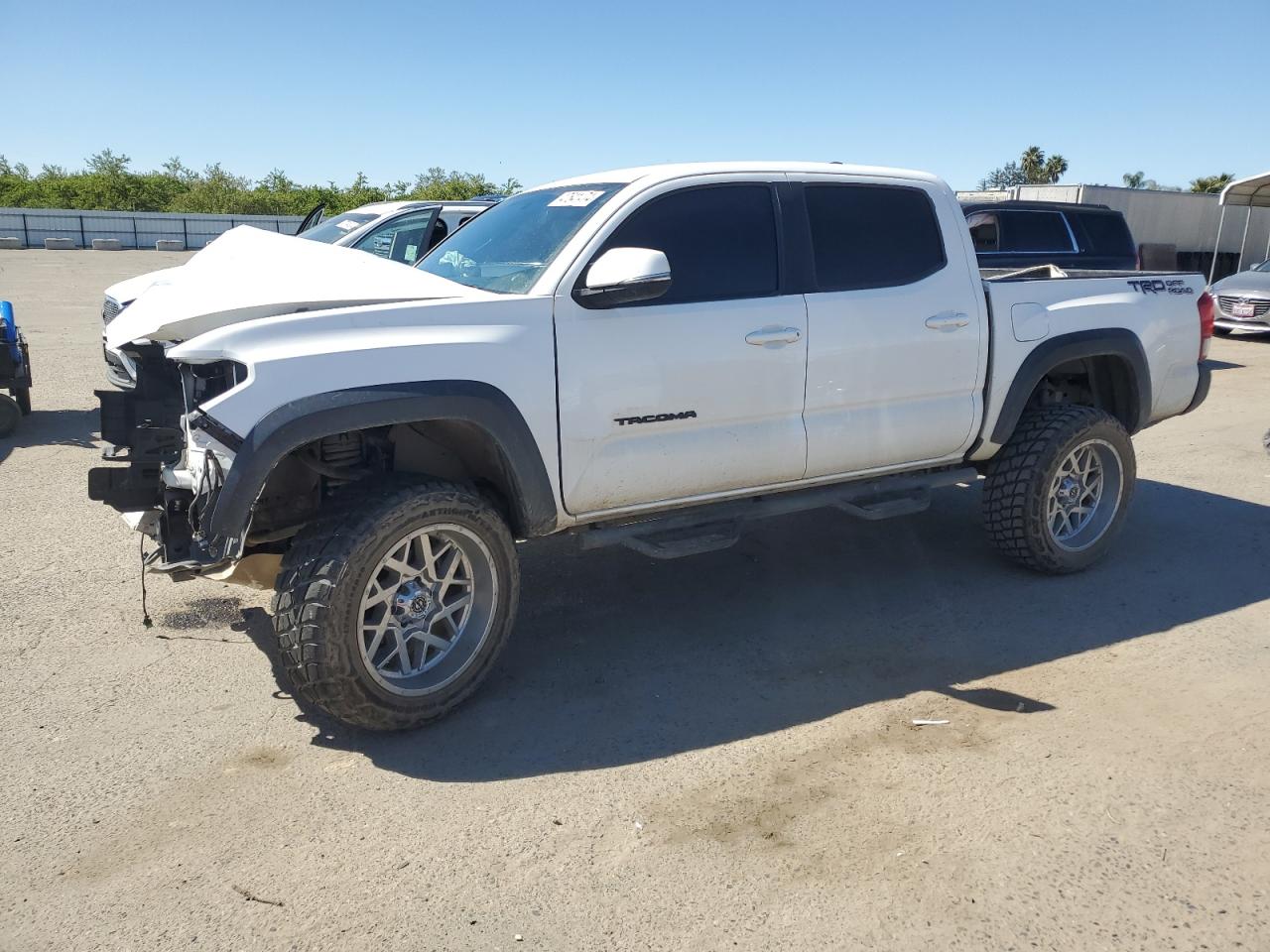 3TMAZ5CN4HM046423 2017 Toyota Tacoma Double Cab