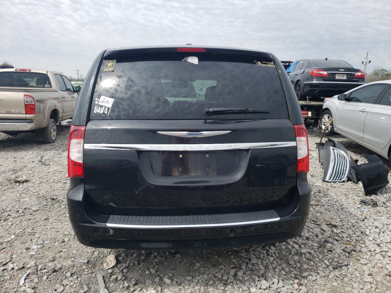 2013 Chrysler Town & Country Touring VIN: 2C4RC1BG9DR556124 Lot: 92395755