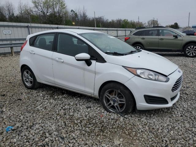  FORD FIESTA 2018 Білий