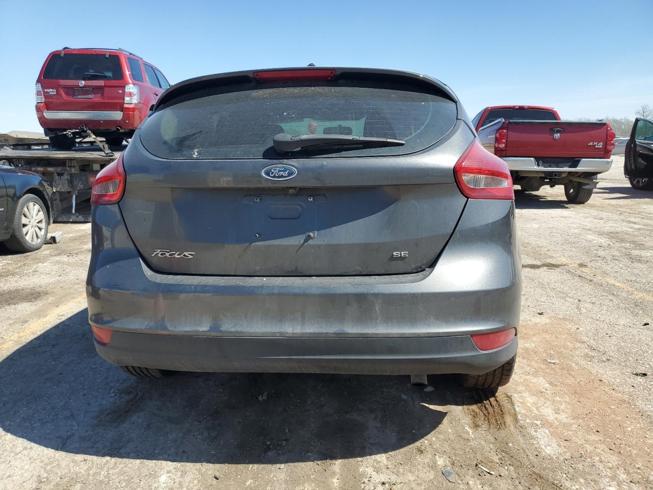 VIN 1FADP3K20JL256285 2018 FORD FOCUS no.6